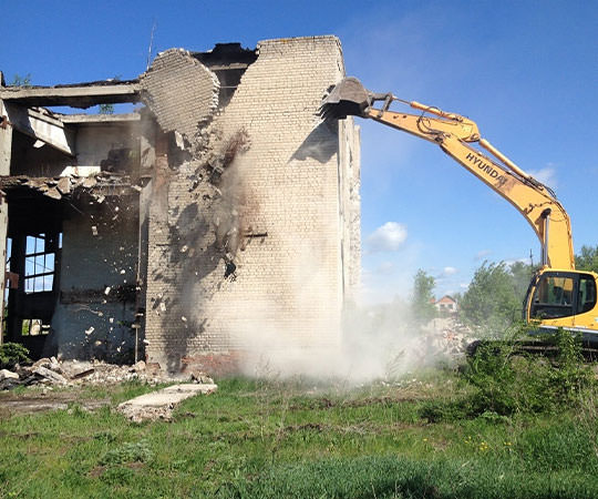 Демонтаж зданий в Дмитрове и  Московской области